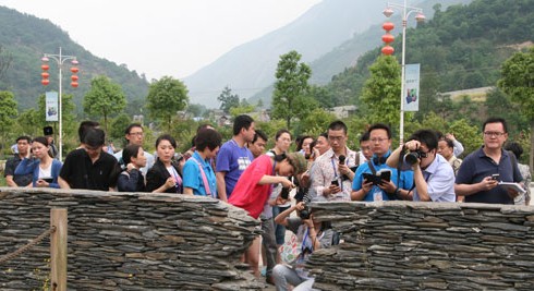 “我們在基層”在四川綿陽平通鎮(zhèn)采訪