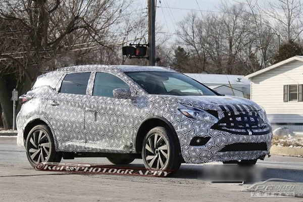 日產(chǎn)樓蘭諜照