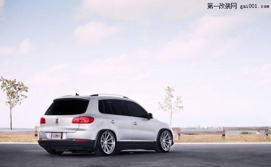 SUV也玩低趴? 大眾途觀改裝另類低趴風(fēng)格(6)