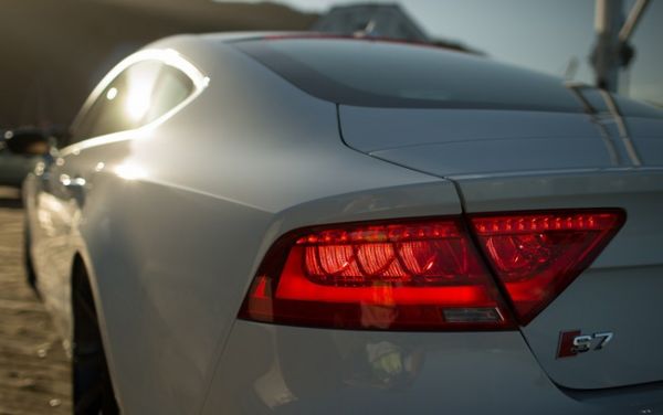 極致風情誘惑 奧迪S7低姿態(tài)漫步加州海岸