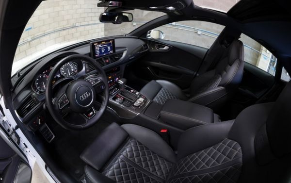 極致風情誘惑 奧迪S7低姿態(tài)漫步加州海岸