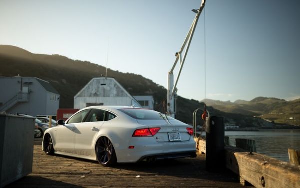 極致風情誘惑 奧迪S7低姿態(tài)漫步加州海岸