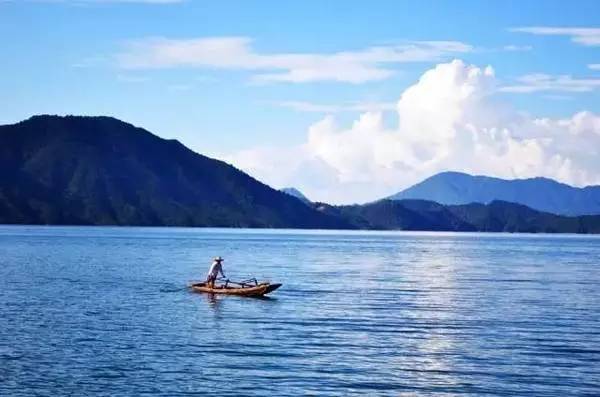 ���\�C����ӭ�����¡�������ʲô�ɫ����