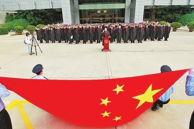 河南省高院首批入額法官集體宣誓