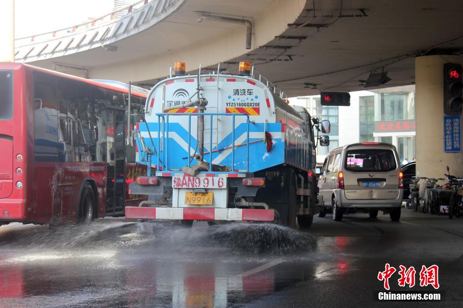 �����������ݡ�ʮ�˰���ˇ���վ���ˮ3.5�f����