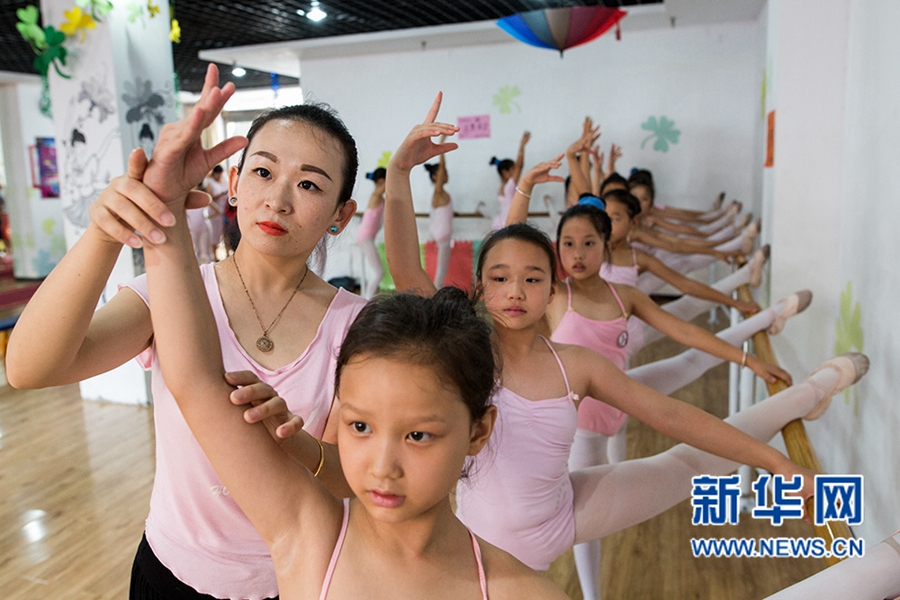 河南平頂山:少兒暑期舞蹈忙 河南平頂山:少兒暑期舞蹈忙