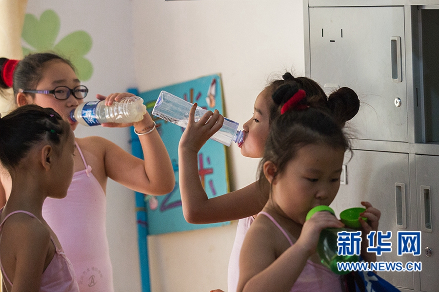 河南平頂山:少兒暑期舞蹈忙 河南平頂山:少兒暑期舞蹈忙