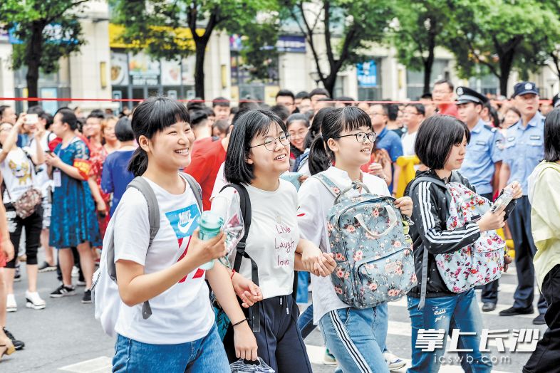 MLɳЌЌWcLɳӛ w z