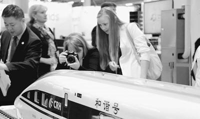 ȥ10жp˸FDڵĪ˹Ƈ(gu)H(chung)°l(f)չՓg_˹^^зչĸFģ