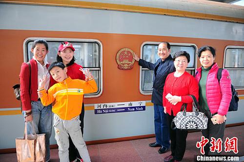 �D���Ї�(gu��)�����ο��ڒ����Ї�(gu��)��(gu��)�յ�܇(ch��)��ǰ��Ӱ���<a target='_blank'  _fcksavedurl='http://www.chinanews.com/'><p class=