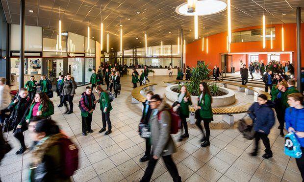 調(diào)查:英國家長最看重孩子學(xué)習成績 忽略幸福感