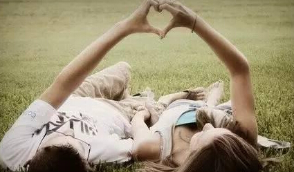 怎么樣在大學(xué)中談一場(chǎng)轟轟烈烈的戀愛