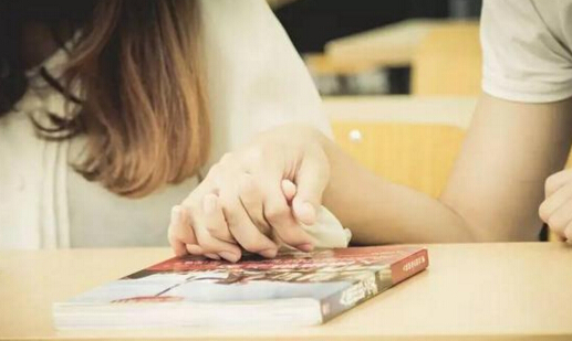 怎么樣在大學(xué)中談一場(chǎng)轟轟烈烈的戀愛