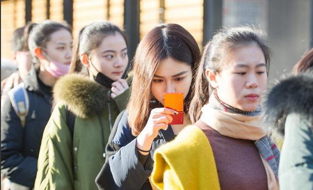 上戲教師:10個(gè)考生9個(gè)上過(guò)培訓(xùn)班 存在整容情況