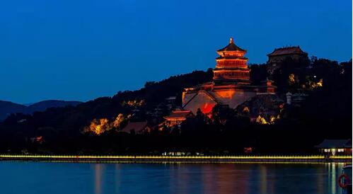 夜幕下的<a  target='_blank' class='keywordsSearch'><p  align=