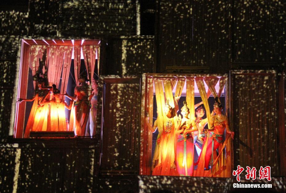 《又見敦煌》實(shí)景“穿越”講述絲路故事 《又見敦煌》實(shí)景“穿越”講述絲路故事