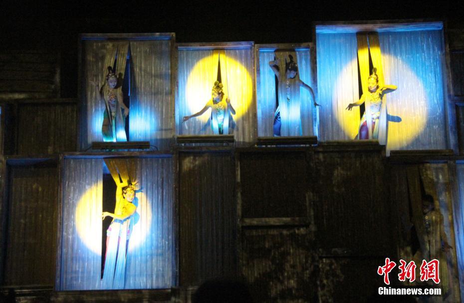 《又見敦煌》實(shí)景“穿越”講述絲路故事 《又見敦煌》實(shí)景“穿越”講述絲路故事