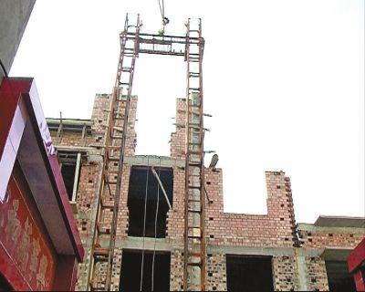 河南新鄭違建屢查處仍開工 土地主人是城管隊員