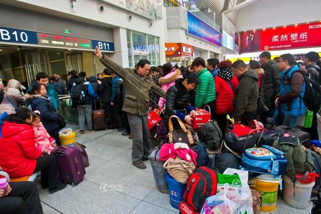 ���\(y��n)��܇(ch��)վ�����ࣺ���H�DסŮ����܇(ch��)���Gʧ(�M�D)