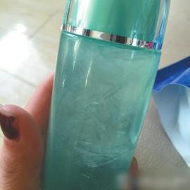 女子網(wǎng)購(gòu)化妝品 快遞到手已結(jié)冰(圖)