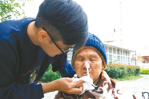 С�����ʧ������ӛ���̎�c(di��n)�ξW(w��ng)���ի@�f���۽z