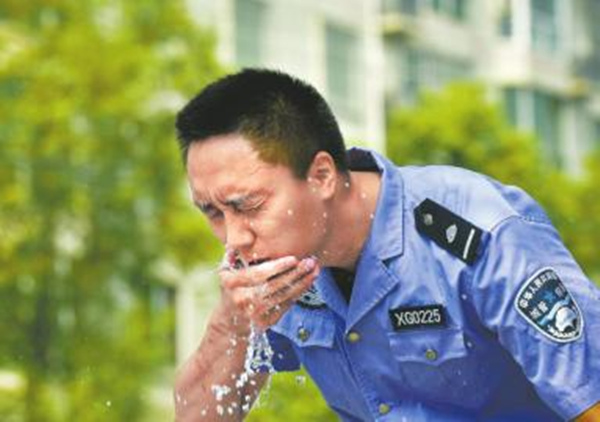 四川連續(xù)6天發(fā)布高溫橙色預(yù)警 將持續(xù)至25日