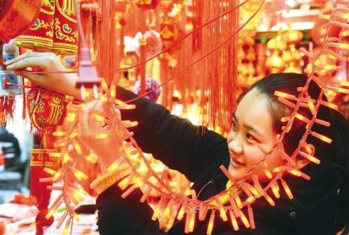 春節(jié)消費(fèi)紅紅火火:民樂(lè)奏響中國(guó)風(fēng)網(wǎng)購(gòu)年貨成潮流