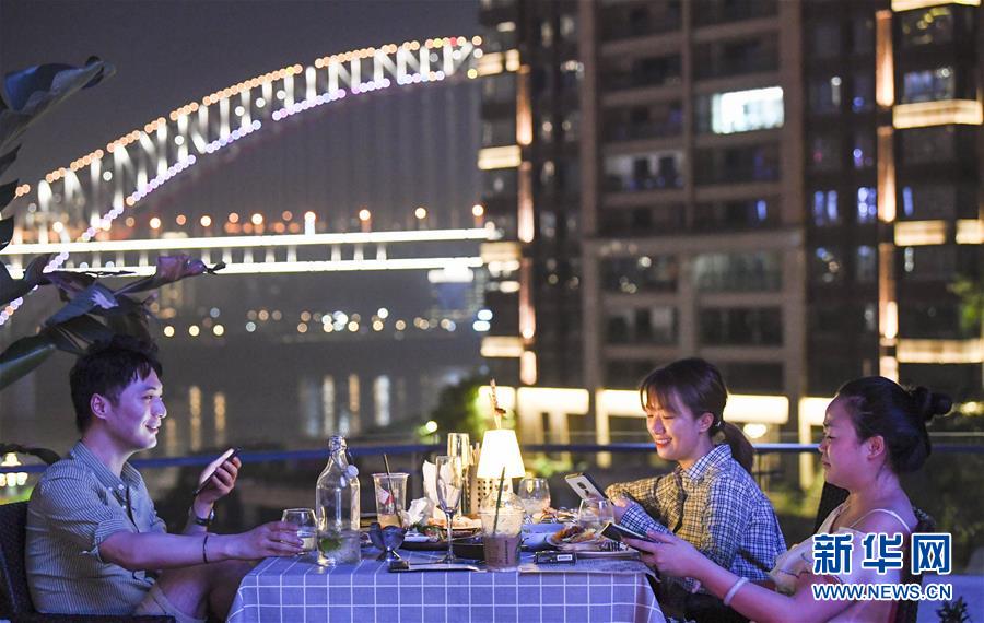 Aȫý^l҂СDĻӣ12Ǵl(xing)ġҸf(xi)ؑcƄӸ|(zh)l(f)չ(chung)Ʒ|(zh)o