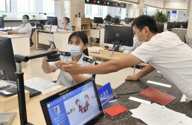 擁抱“大數(shù)據(jù)” 民眾工作生活更加便利