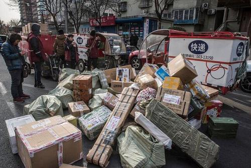 外媒:中國(guó)快遞員工作累薪水低 4成一年內(nèi)會(huì)轉(zhuǎn)行